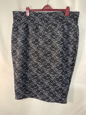 Women's Gray Floral Lace-Pattern Skirt